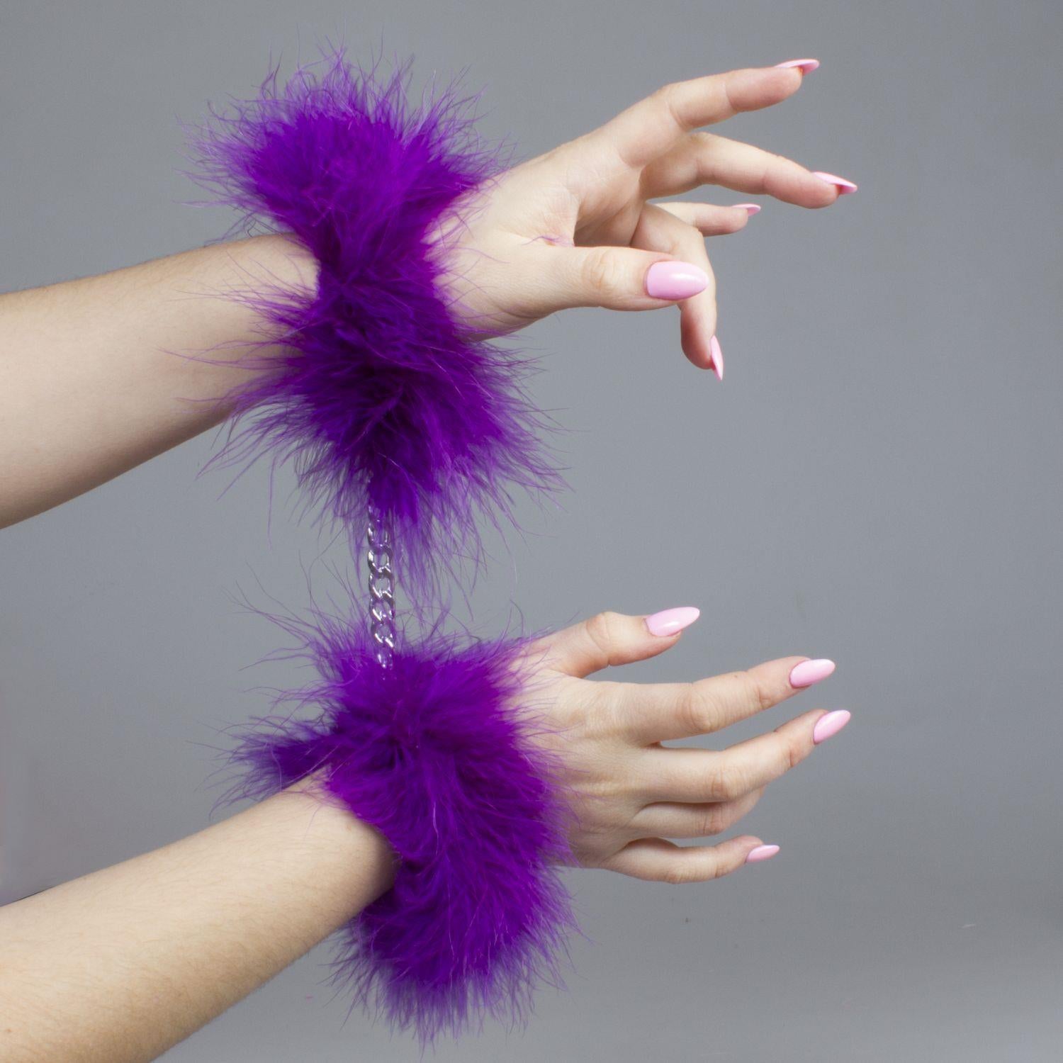 Cătușe Secret Play cu model Marabou violet