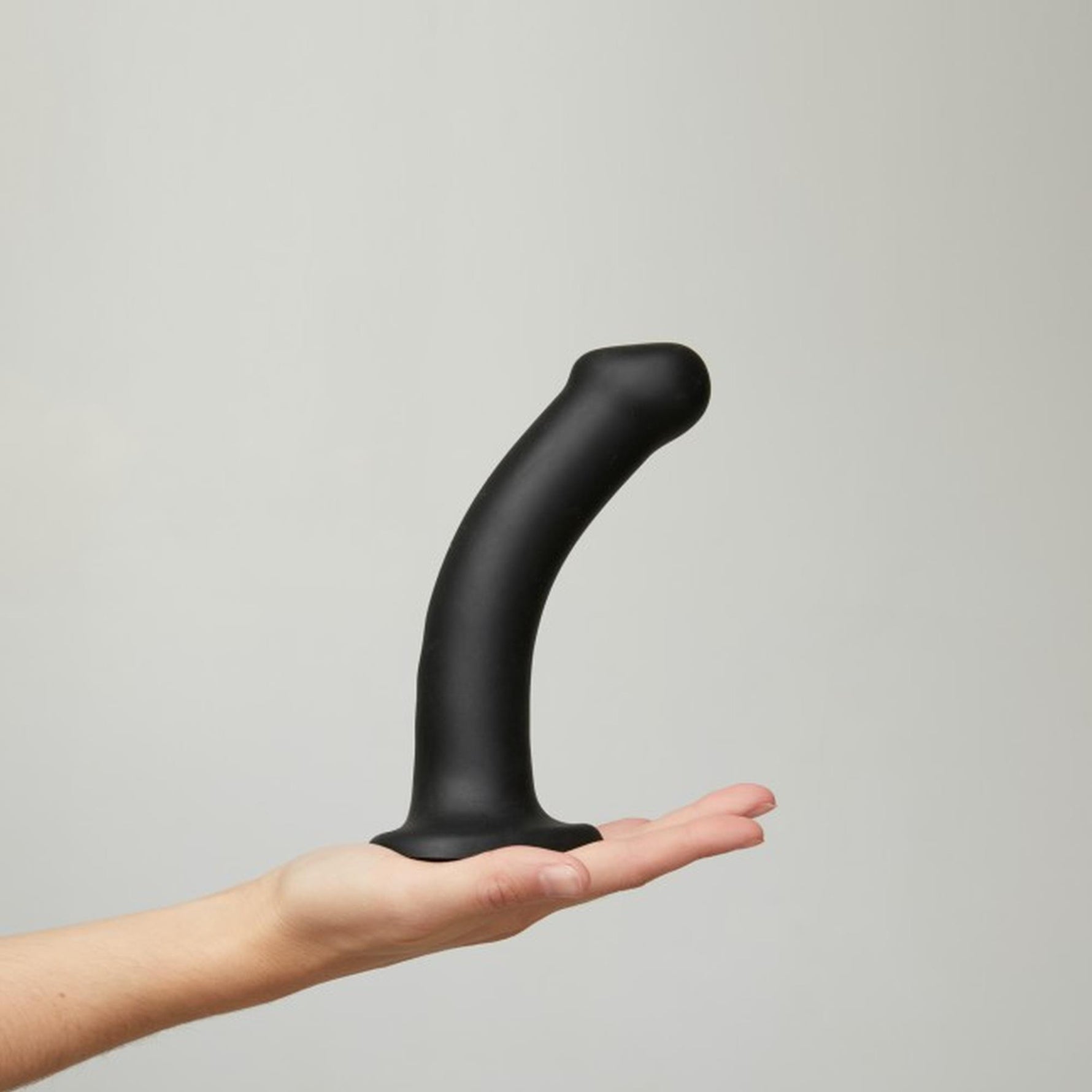 Dildo flexibil din silicon, curea de prindere, negru, M