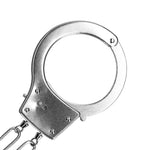 Au! Cătușe din metal argintiu