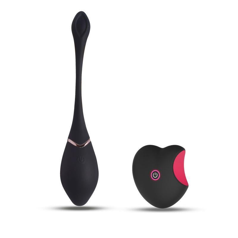 Ou vibrant Toyz4lovers din silicon negru cu telecomandă 17 cm