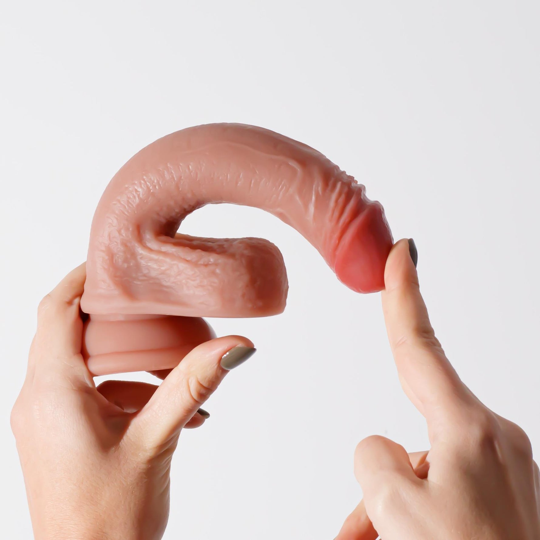 Dildo realist din silicon Crushious Inviktus 19 cm