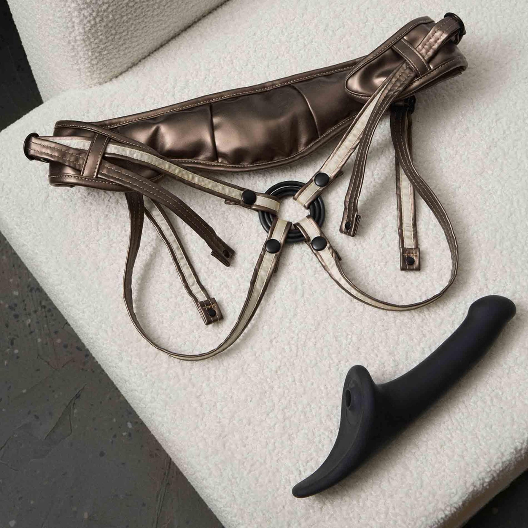 Dildo vibrant cu strap on me pentru orgasm multiplu, M, negru
