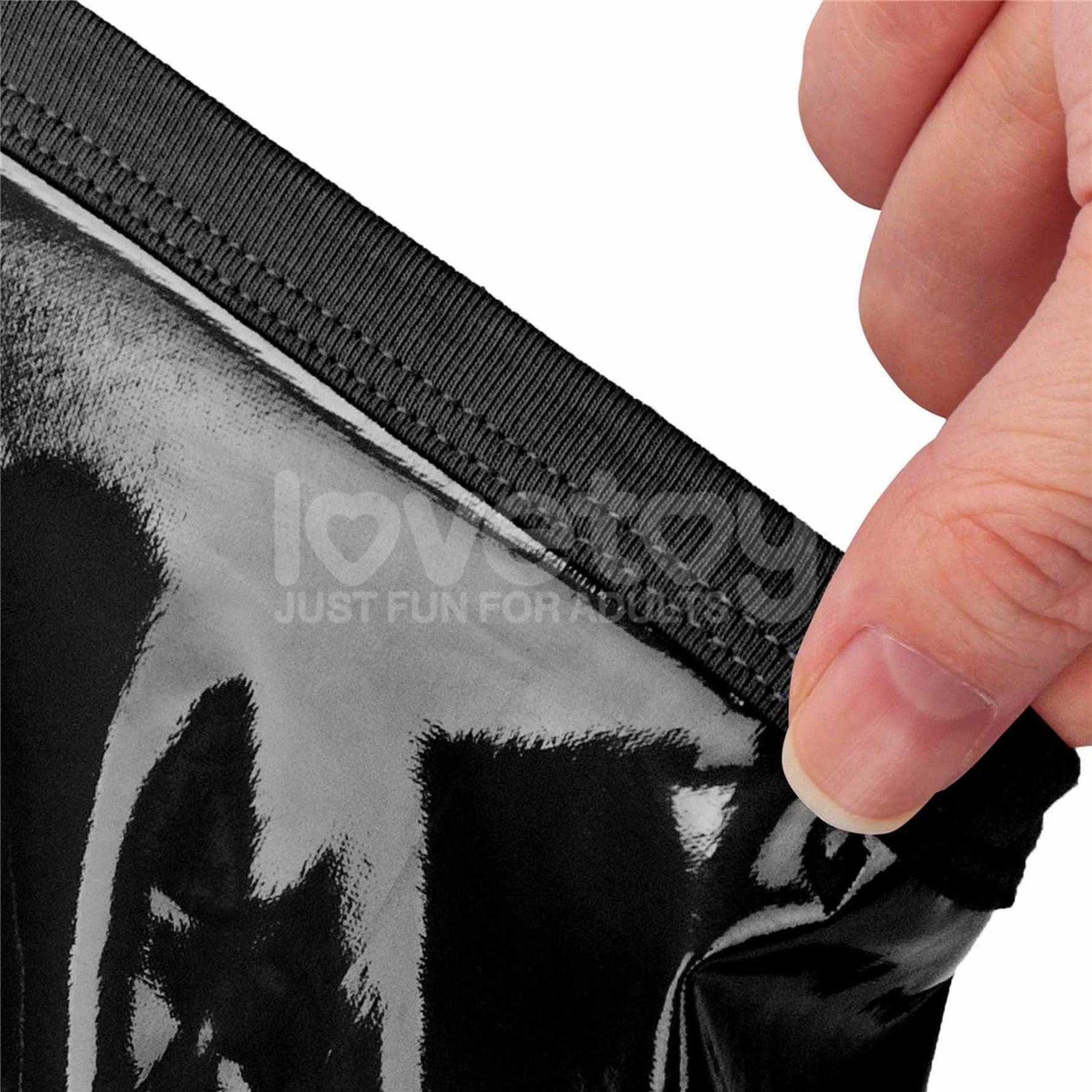 Pantaloni scurți Chic Lovetoy cu strap-on negri, talie 81-89 cm