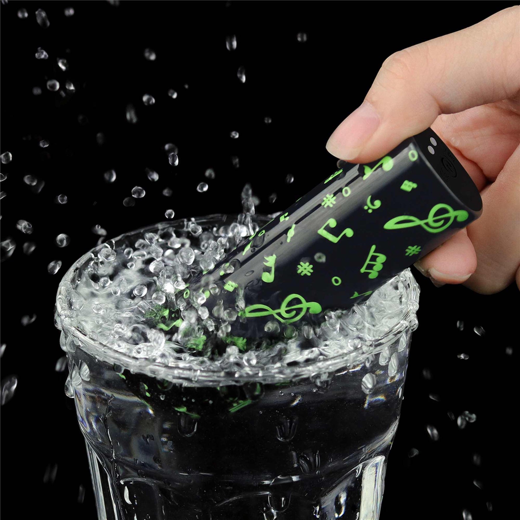 Mini vibrator reîncărcabil Lovetoy, verde închis strălucitor, 8 cm