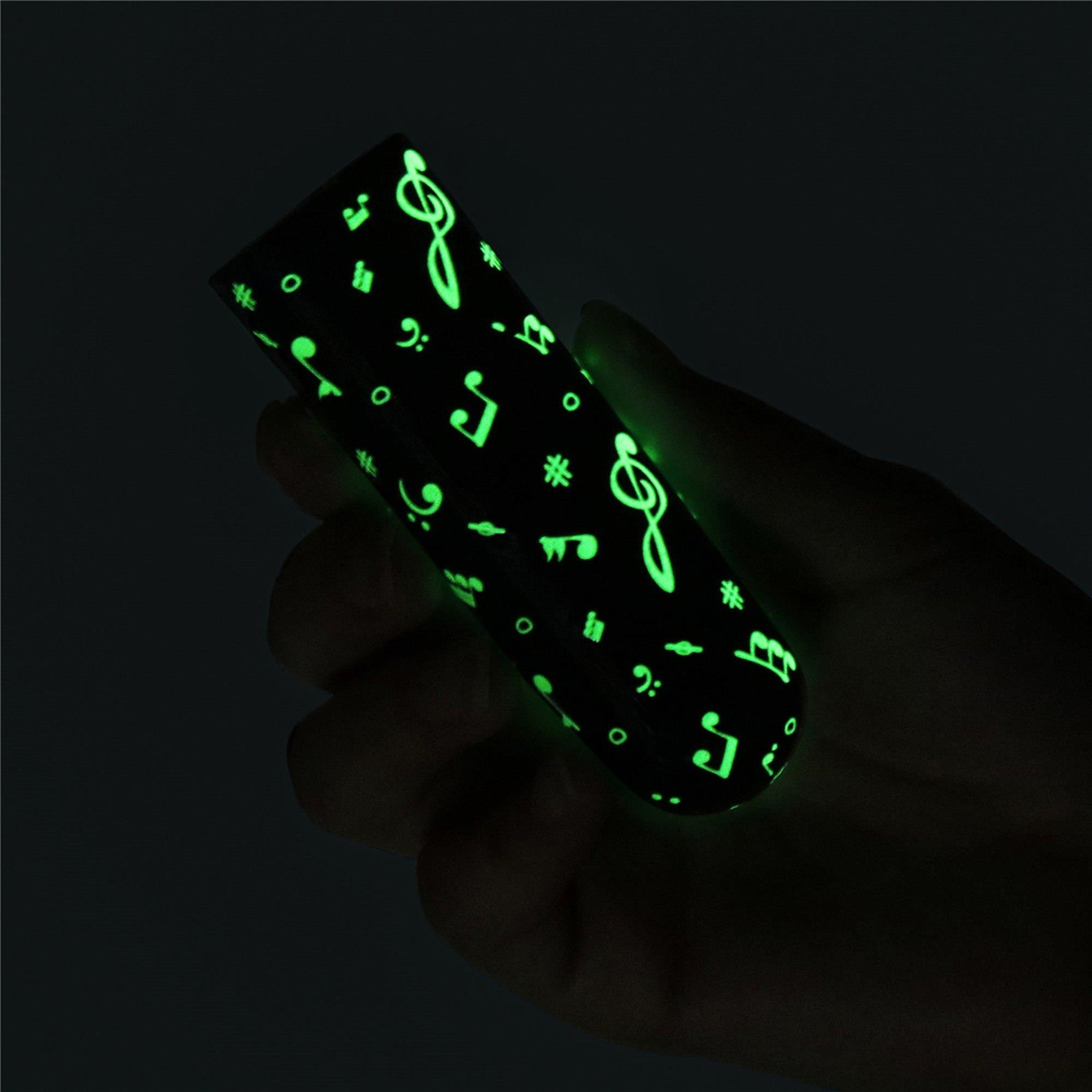 Mini vibrator reîncărcabil Lovetoy, verde închis strălucitor, 8 cm