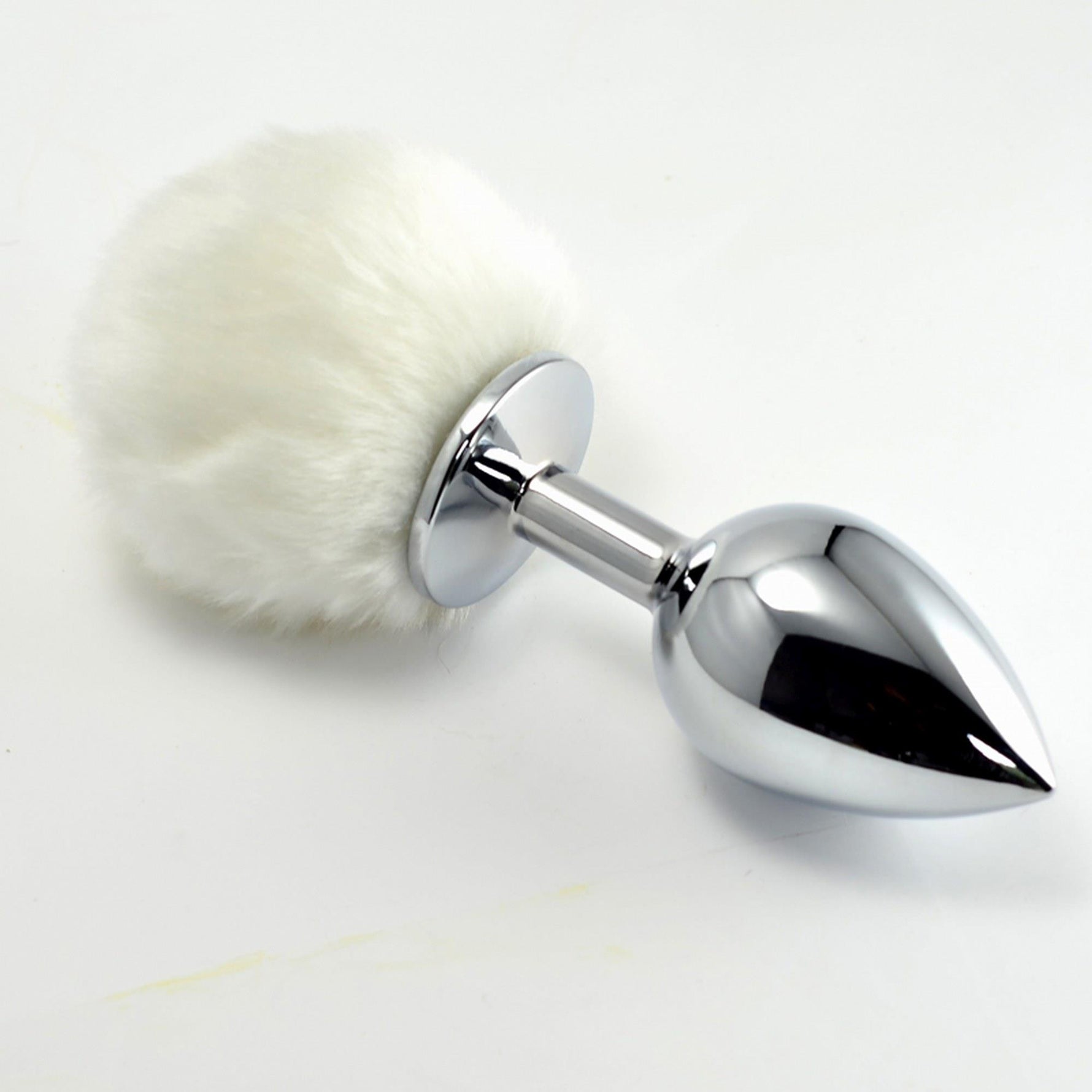 Plug anal mare argintiu cu pompom alb Lovetoy