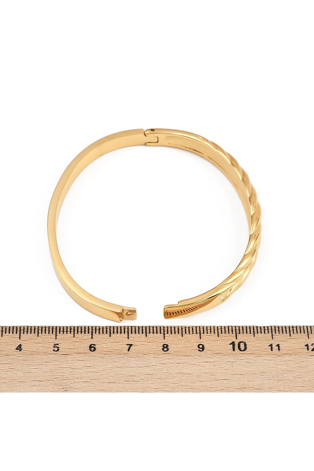 Brățară rigidă cu model texturat, placată cu aur 18K