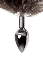 Plug anal argintiu cu coadă de vulpe pufoasă M Metal de la TOYFA