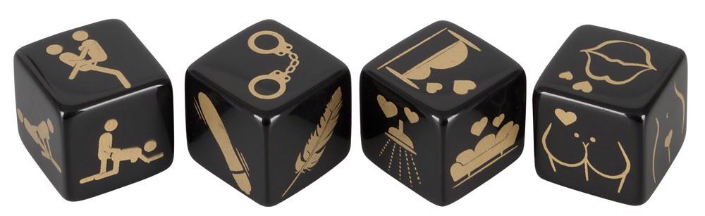 Set de 4 zaruri erotice negre cu imprimeu auriu