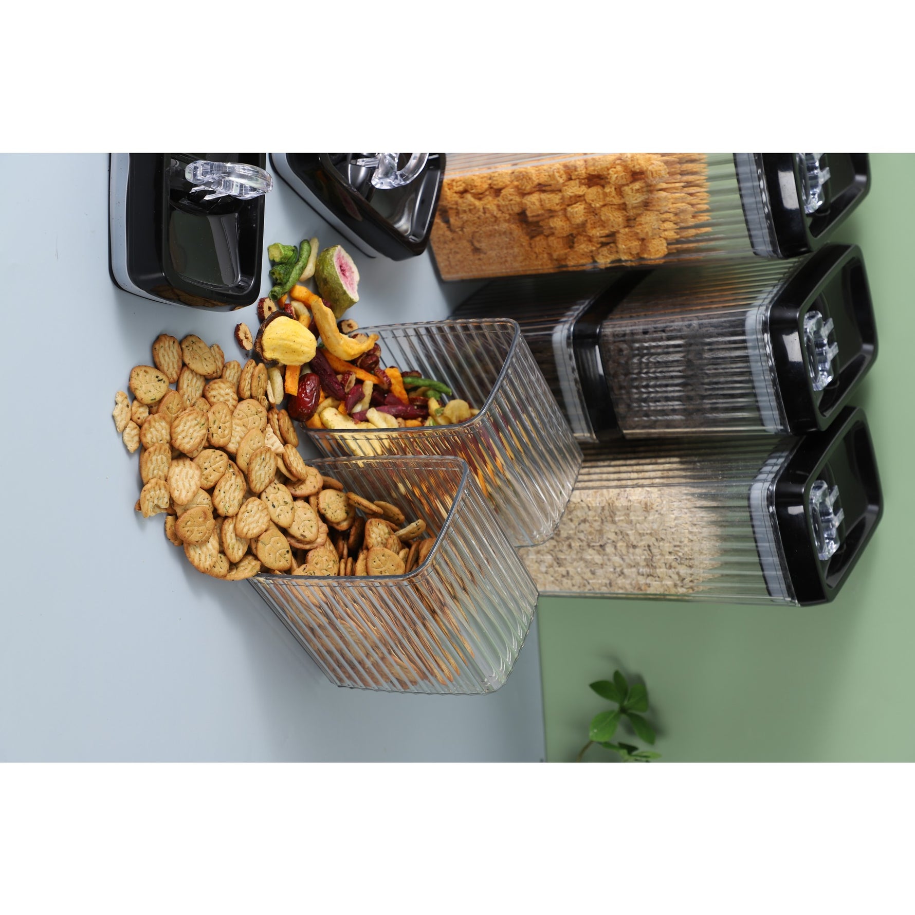Set 5 Recipiente din Plastic, Flippy, pentru Alimente/Obiecte, Inchidere Ermetica, Textura Ondulata, 4 x 1.5l, 1 x 3.3