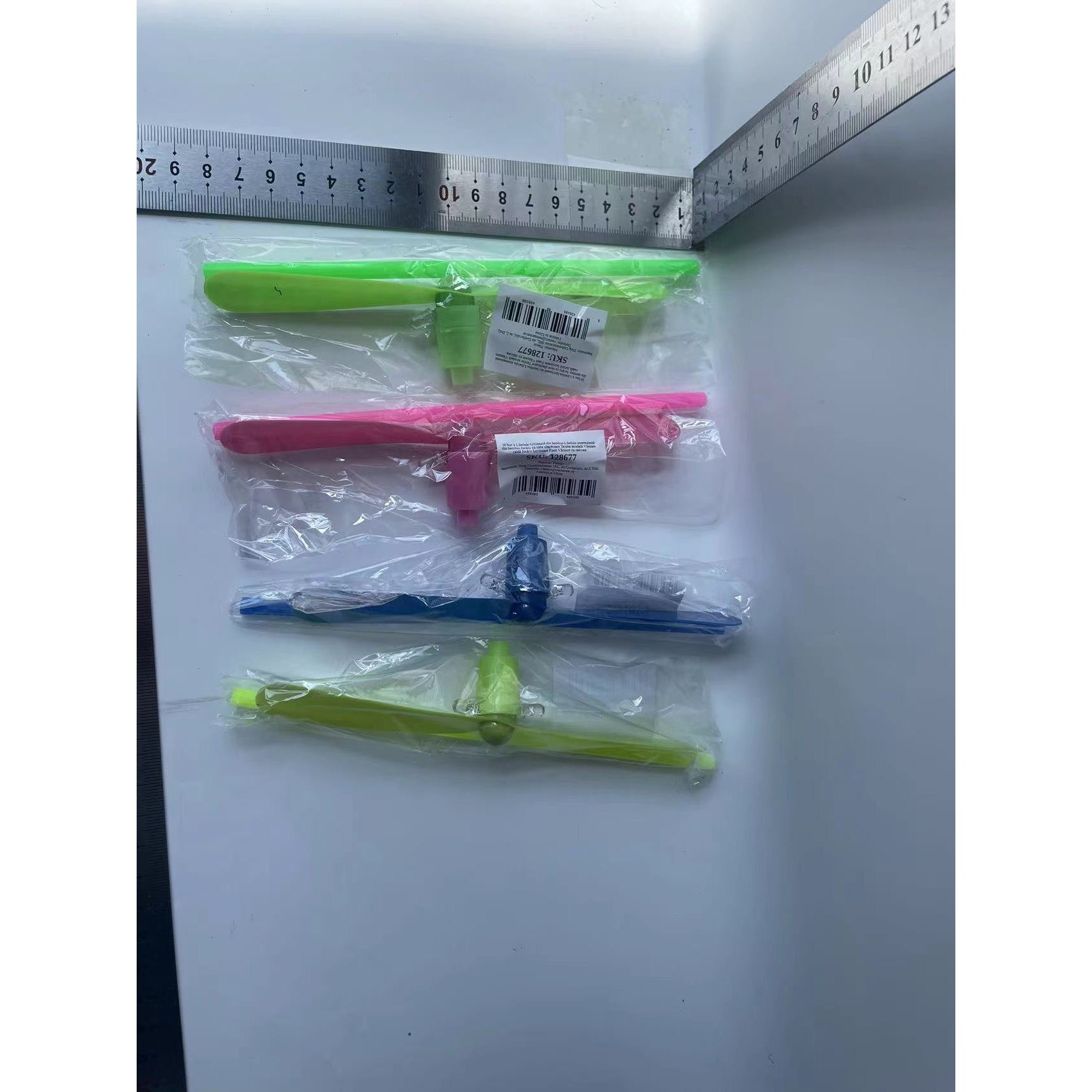 Set 4 Jucarii Libelula Zburatoare, Distractive pentru Copii, Flippy, Aruncatoare Manuale din Plastic, cu Lumini,