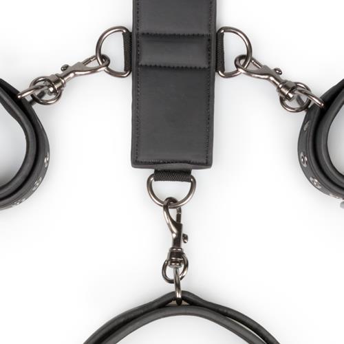 Set ham și cătușe EasyToys din piele sintetică neagră