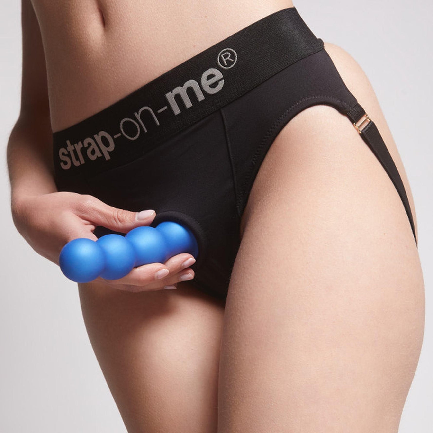 Dildo anal din silicon Strap On Me cu testicule, albastru metalizat, mărime S