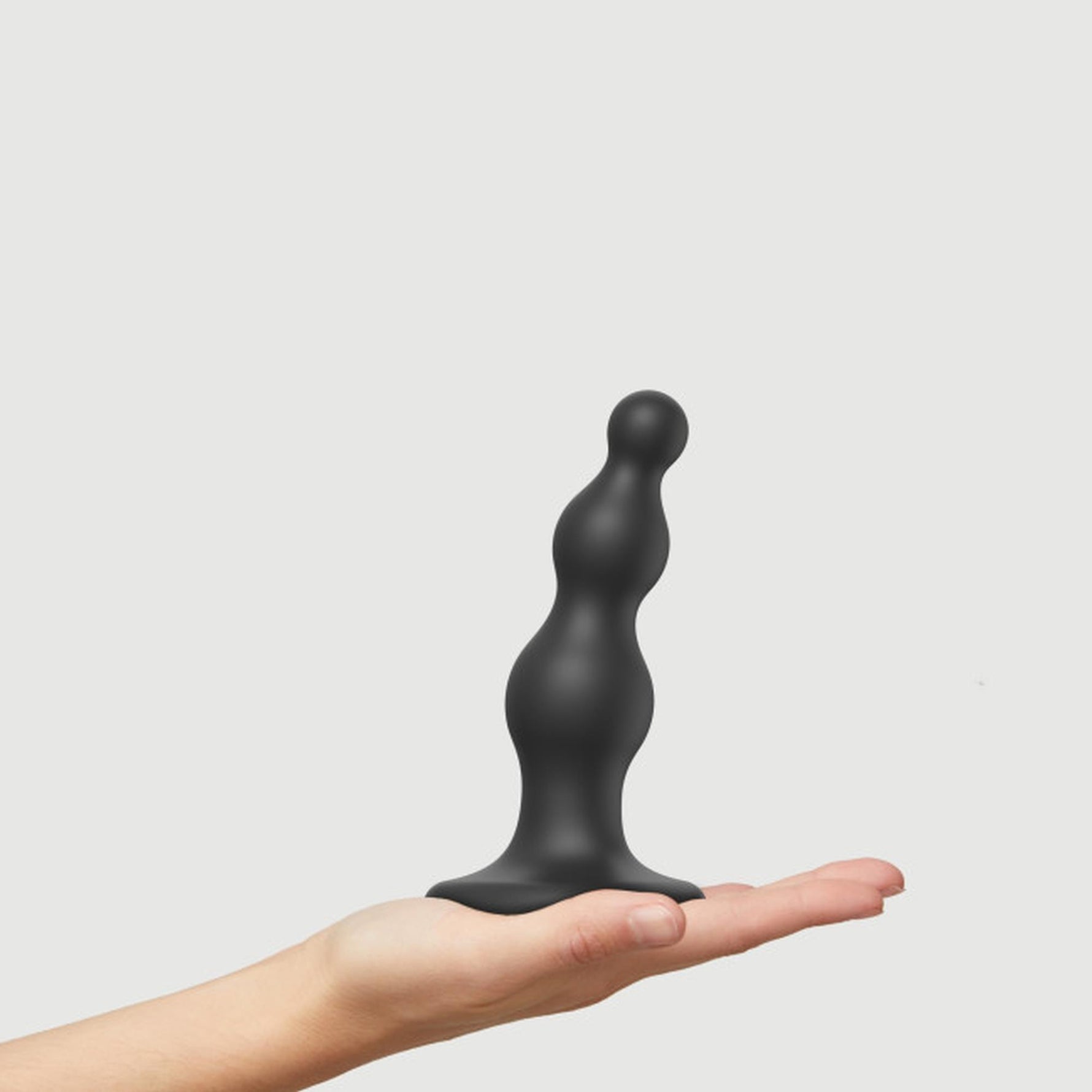 Dildo din silicon cu mărgele Strap-on-me negru S