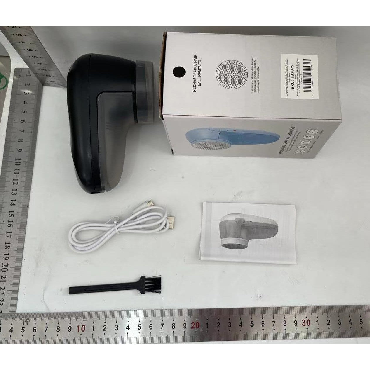 Aparat Scame si Par Haine, Flippy, Electric, USB inclus, Periuta Curatare, pentru Diferite Tesaturi, 13 x 6.8 x 5.8 cm,