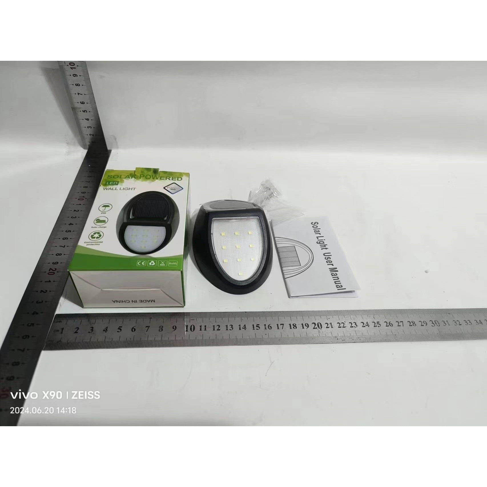 Aplica solara LED pentru perete Flippy, in forma ovala, 10 LED-uri, lumina puternica, IP65, 12 x 7.5 cm, 1.2 V, 300
