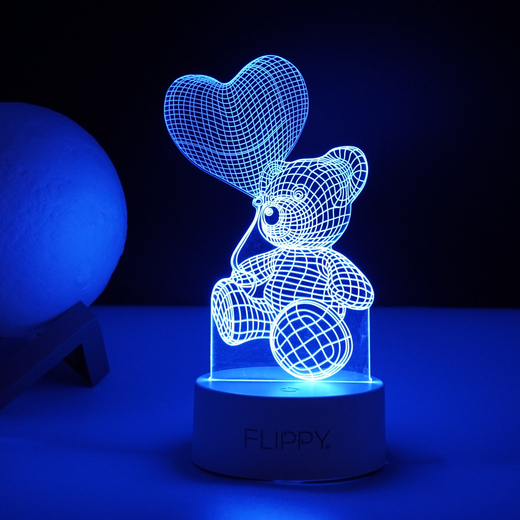 Lampa LED decorativa, Flippy, 3D, Ursulet cu balon inima, cu telecomanda, doua moduri de alimentare USB si baterii, 20