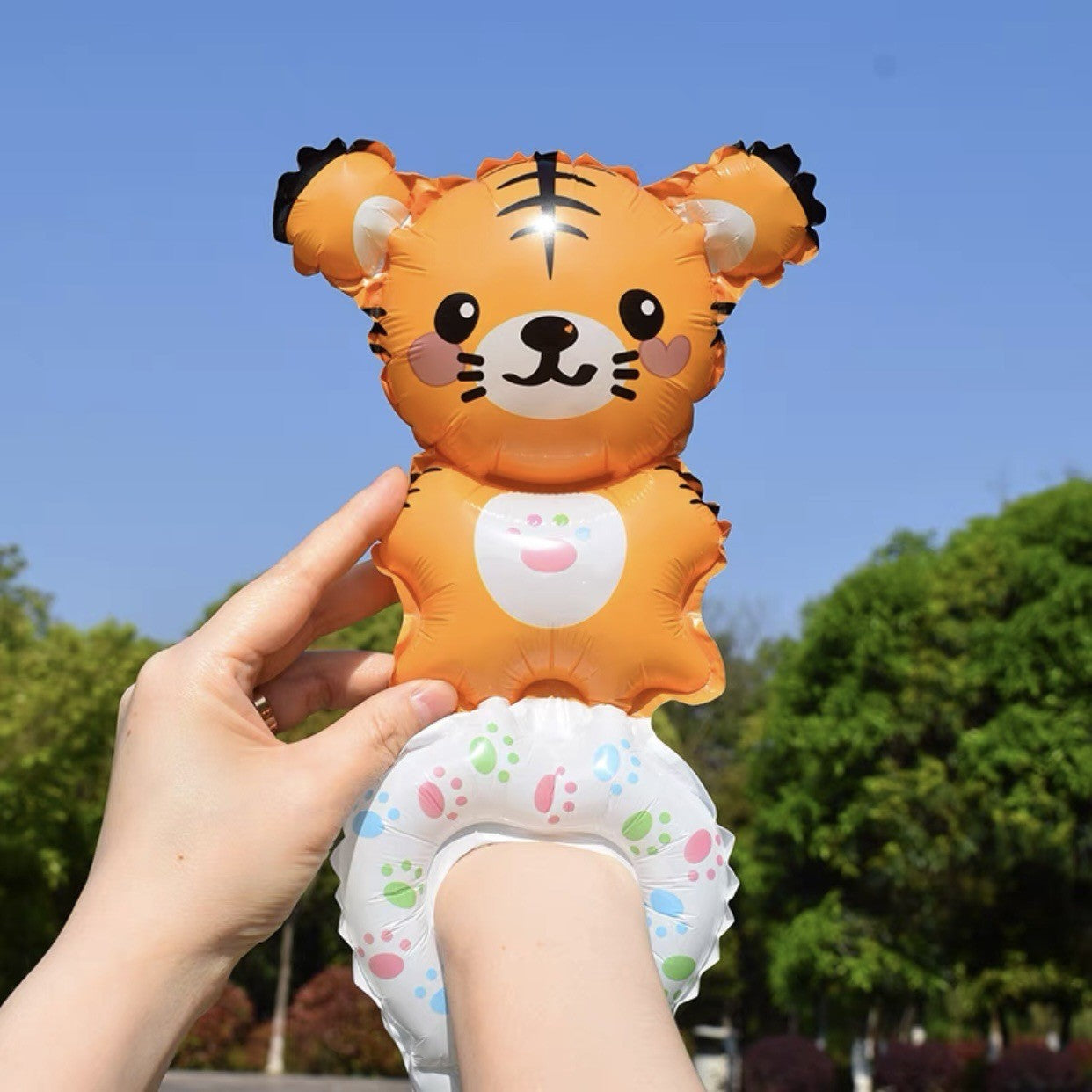 Balon din Folie Metalizata, Flippy, Figurine Animalute, Tip Bratara, Model Tigru, Ambalaj Individual, Pai Inclus,
