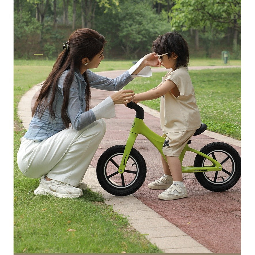 Bicicleta pentru Copii, Flippy, Fara Pedale, Pentru 2-6 Ani, 2 Roti Silentioase, Sa Reglabila 43 - 58 cm, din Plastic