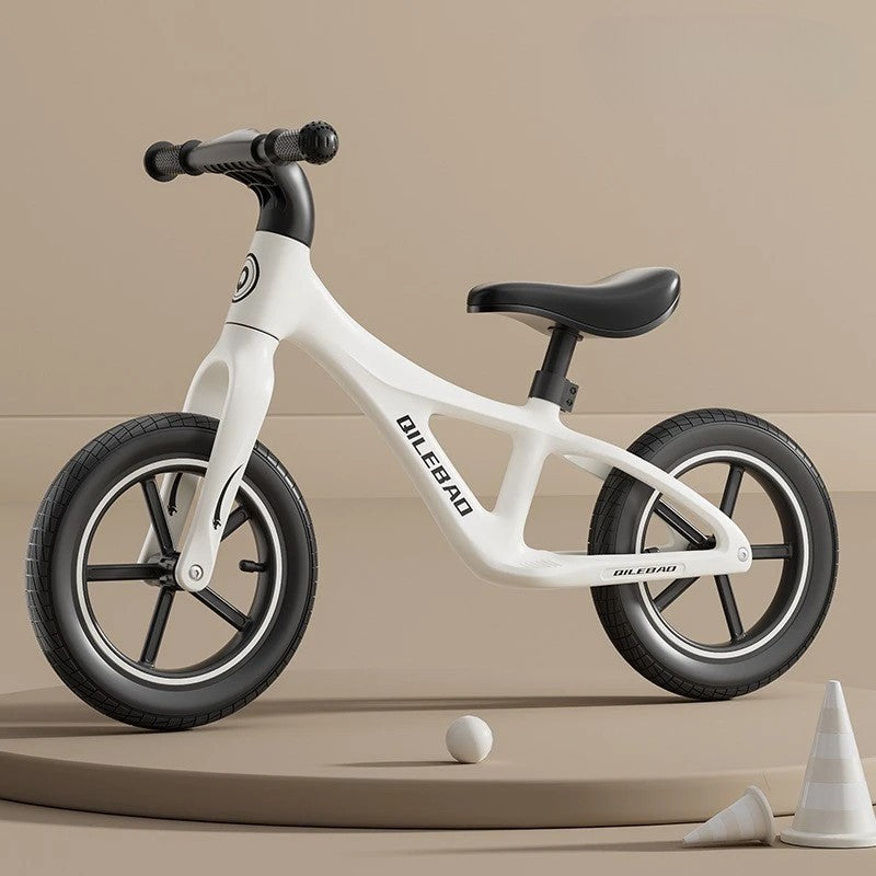 Bicicleta pentru Copii, Flippy, Fara Pedale, Pentru 2-6 Ani, 2 Roti Silentioase, Sa Reglabila 43 - 58 cm, din Plastic