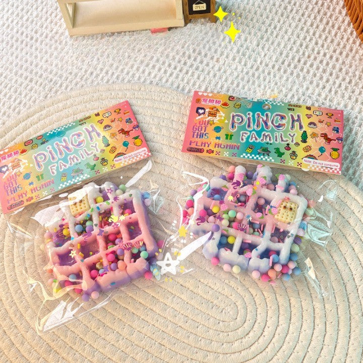 Jucarie Antistres Squishy, Flippy, cu Revenire Lenta, Squeeze Pinch Family, Model Waffle, 6x6 cm, 99g, Ambalaj
