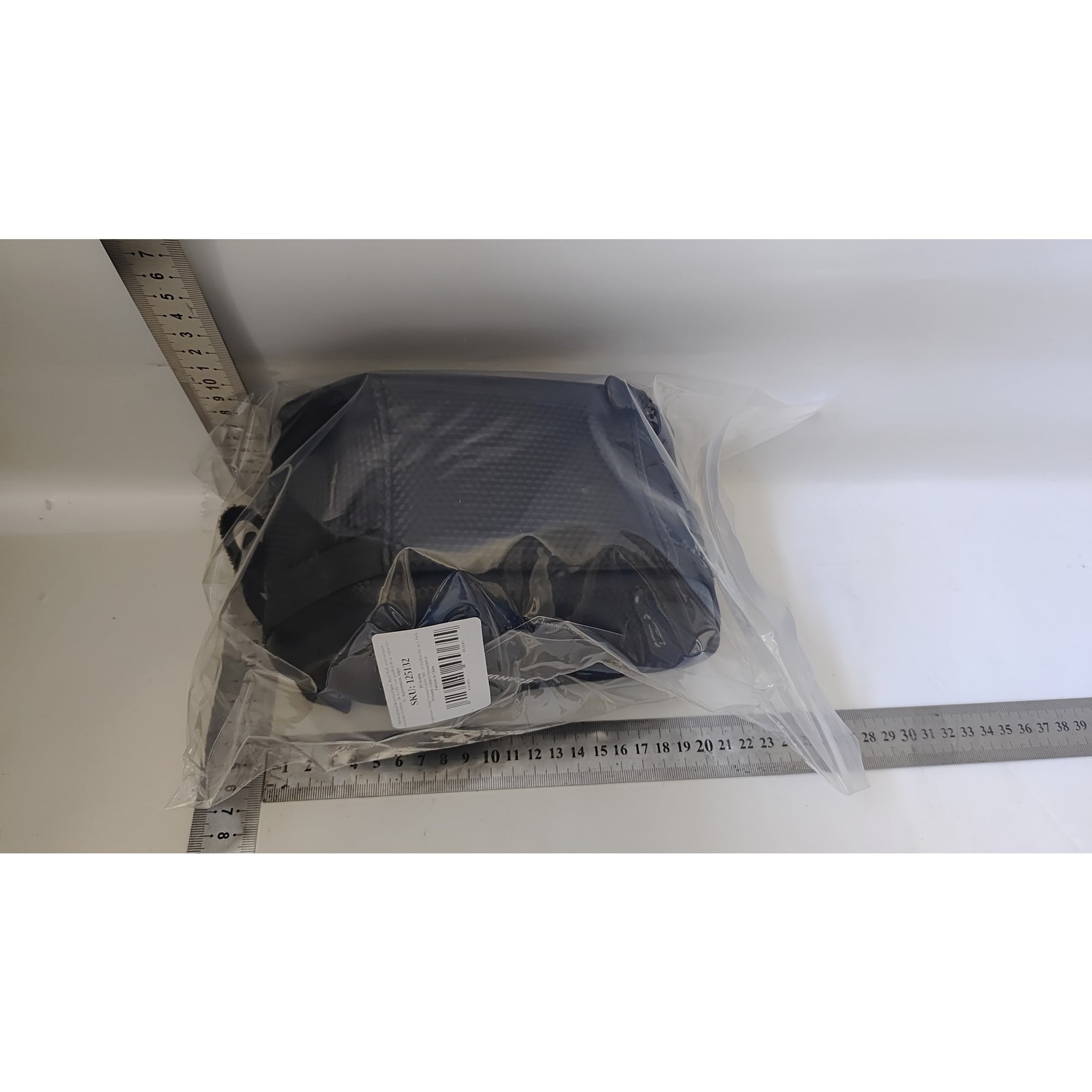 Borseta pentru bicicleta Flippy, Hard Shell, material piele artificiala si carbon, 20x12x11.5 cm, prindere de sa,