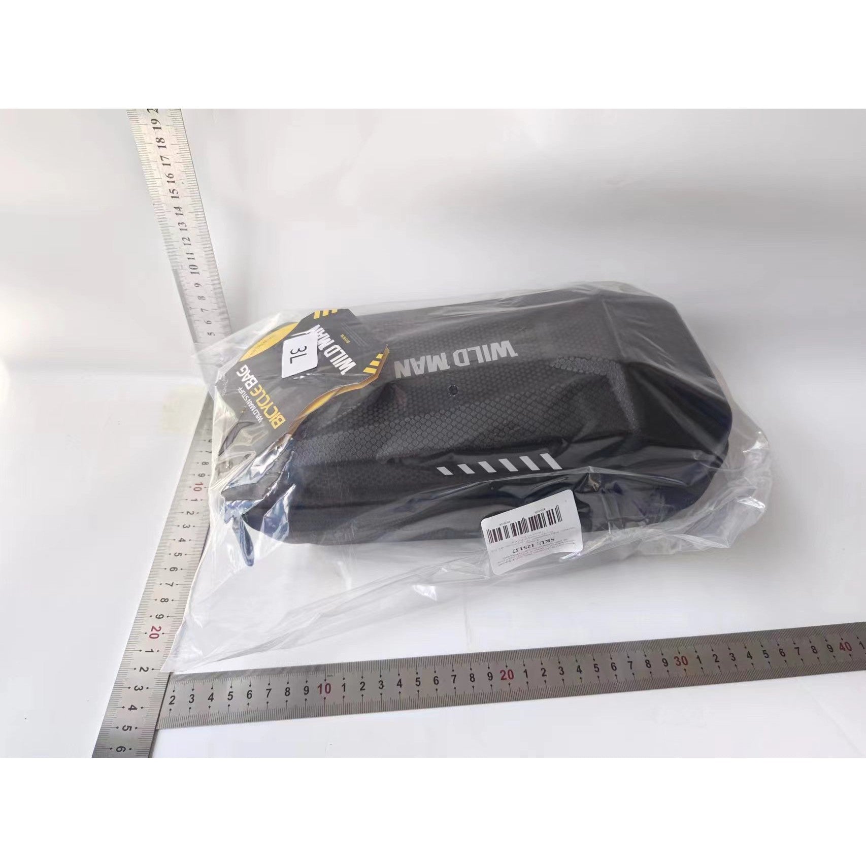 Borseta pentru bicicleta/trotineta Flippy, spatiu de depozitare, antisoc, waterproof, cu fermoar, 3L, material carbon