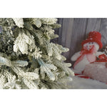 Brad Artificial de Craciun, Flippy, 1.8 m inaltime, Verde, Pulverizat complet alb-tip zapada, Interior/ Exterior, Bogat