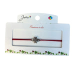 Martisor tip Bratara cu Pandantiv Metalic, Jolie, Snur Textil Rosu, Model Trifoi cu Patru Foi, Dimensiune Reglabila,
