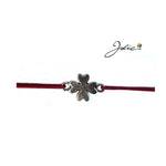 Martisor tip Bratara cu Pandantiv Metalic, Jolie, Snur Textil Rosu, Model Trifoi cu Patru Foi, Dimensiune Reglabila,