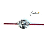 Martisor tip Bratara cu Pandantiv Metalic, Jolie, Snur Textil Rosu, Model Ganesha Cerc, Dimensiune Reglabila, Nod