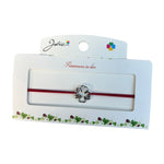 Martisor tip Bratara cu Pandantiv Metalic, Jolie, Snur Textil Rosu, Model Trifoi Contur, Dimensiune Reglabila, Nod