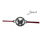 Martisor tip Bratara cu Pandantiv Metalic, Jolie, Snur Textil Rosu, Model Fluture Cerc, Dimensiune Reglabila, Nod