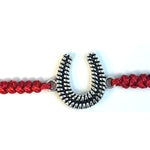 Martisor tip Bratara cu Pandantiv Metalic, Jolie, cu Snur Textil Rosu Impletit, Model Potcoava, Dimensiune Reglabila,