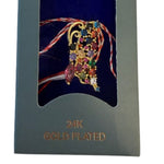 Martisor cu Brosa Placata cu Aur 24K, Jolie, Ambalaj Carton cu Design, Material Metal, Dimensiune Brosa 2.5-3cm,