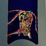 Martisor cu Brosa Placata cu Aur 24K, Jolie, Ambalaj Carton cu Design, Material Metal, Dimensiune Brosa 2.5-3cm,