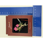 Brosa Vintage, Jolie, Material Metal, Ambalaj Carton, Dimensiune Brosa Aproximativ 4-6 cm, Model Trandafiri, Roz