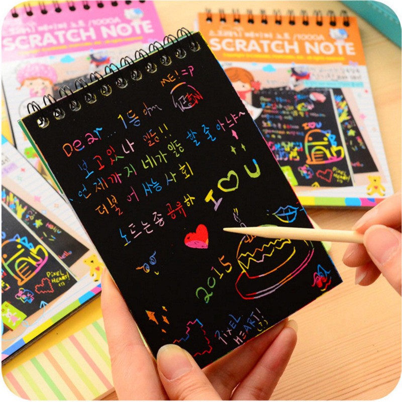 Caiet cu fise razuibile Flippy, DIY Magic Scratch, 12 File, Curcubeu, Creion din Lemn, Cartonase negre, 14.5 x 10 cm,