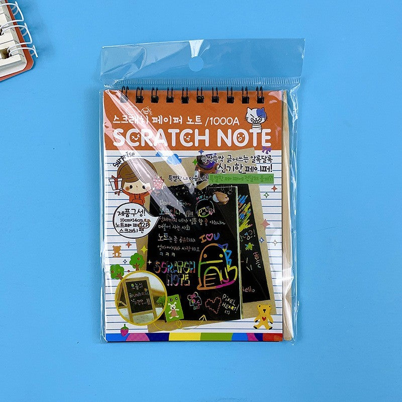 Caiet cu fise razuibile Flippy, DIY Magic Scratch, 12 File, Curcubeu, Creion din Lemn, Cartonase negre, 14.5 x 10 cm,