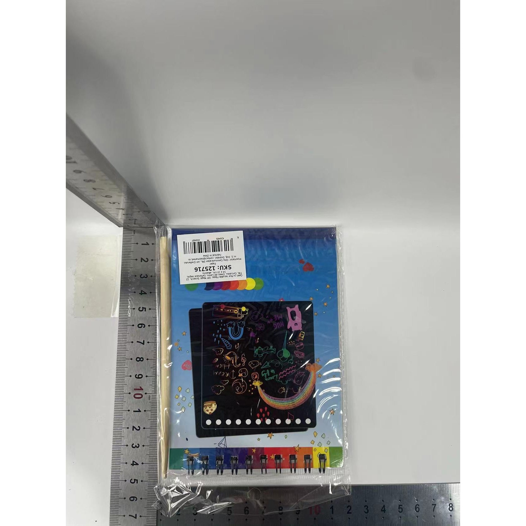 Caiet cu fise razuibile Flippy, DIY Magic Scratch, 12 File, Curcubeu, Creion din Lemn, Cartonase negre, 14 x 10 cm,
