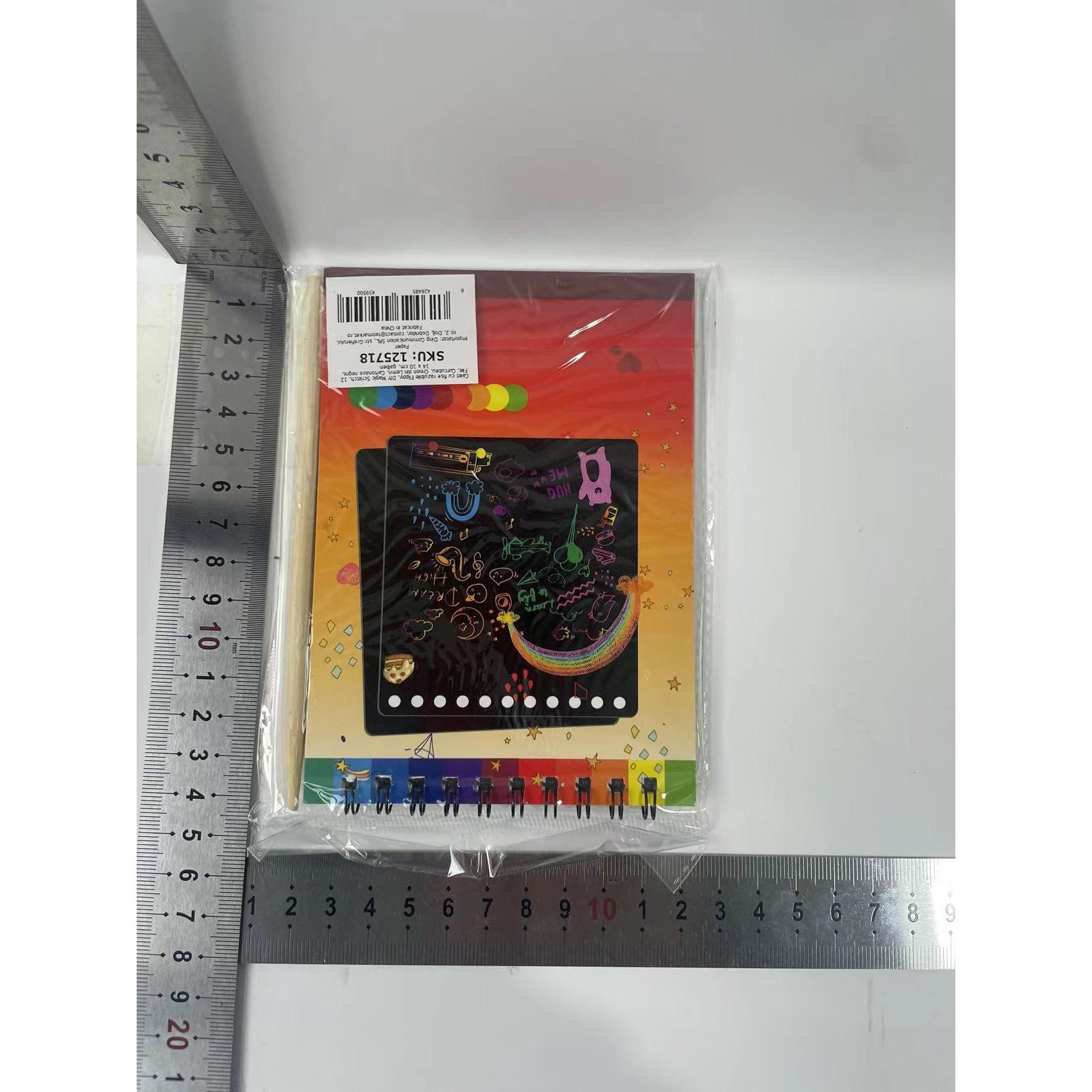 Caiet cu fise razuibile Flippy, DIY Magic Scratch, 12 File, Curcubeu, Creion din Lemn, Cartonase negre, 14 x 10 cm,