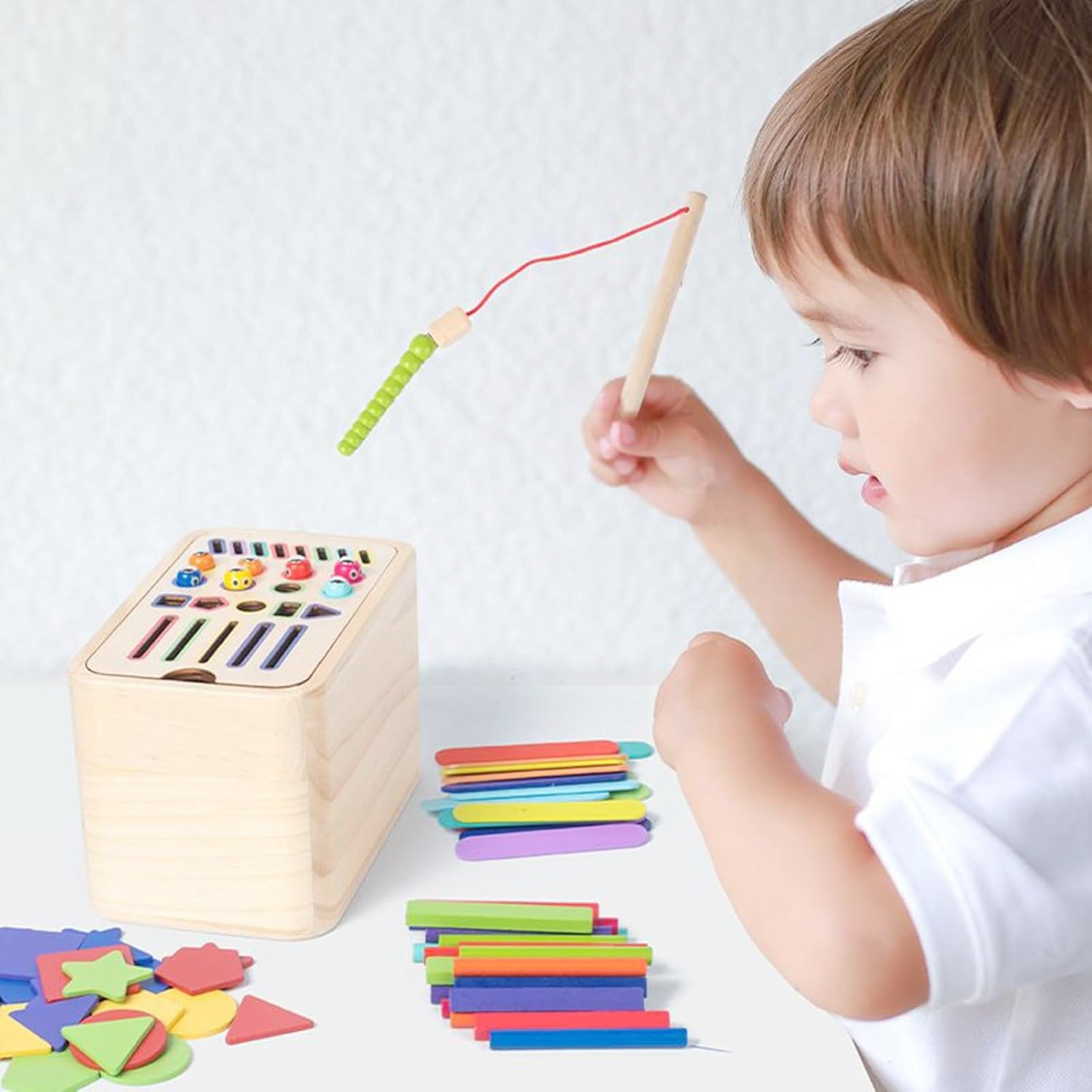 Jucarie Educativa Montessori Flippy din Lemn, Cutie Sortare Forme, Culori si Betisoare, Joc de Insirare, 56 piese,