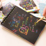 Caiet cu fise razuibile Flippy, DIY Magic Scratch, 12 File, Curcubeu, Creion din Lemn, Cartonase negre, 14.5 x 10 cm,