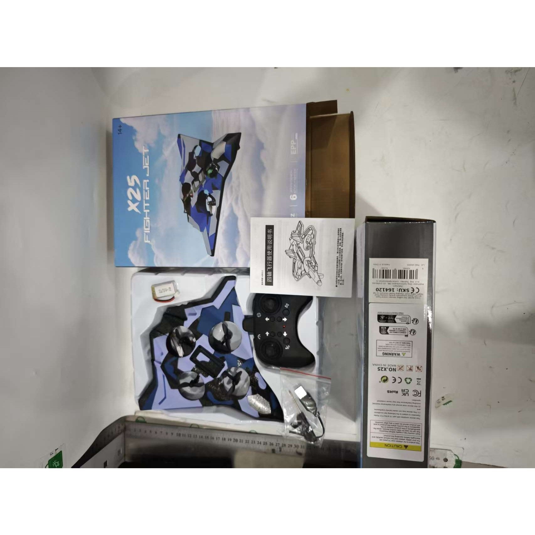 Avion de Lupta cu Telecomanda, Flippy, Tip Drona, din EVA (Spuma), cu Telecomanda, Incarcare USB, 2.4 GHz, Rotire 360°,
