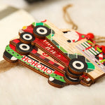 Decoratiune de Craciun din Lemn, Flippy, cu Snur pentru Agatare in Brad, Model Masina lui Mos Craciun, Scris Merry