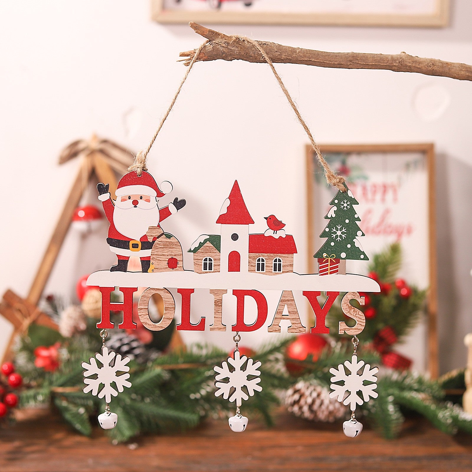 Decoratiune de Craciun din Lemn, Flippy, cu Snur pentru Agatare in Brad, Model Mos Craciun, Scris Let It Snow, 21.9x19