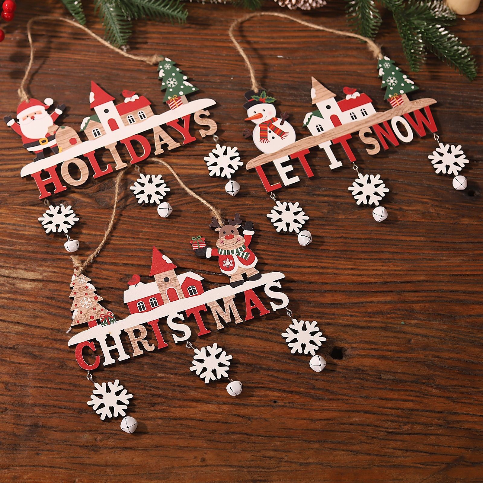 Decoratiune de Craciun din Lemn, Flippy, cu Snur pentru Agatare in Brad, Model Mos Craciun, Scris Let It Snow, 21.9x19