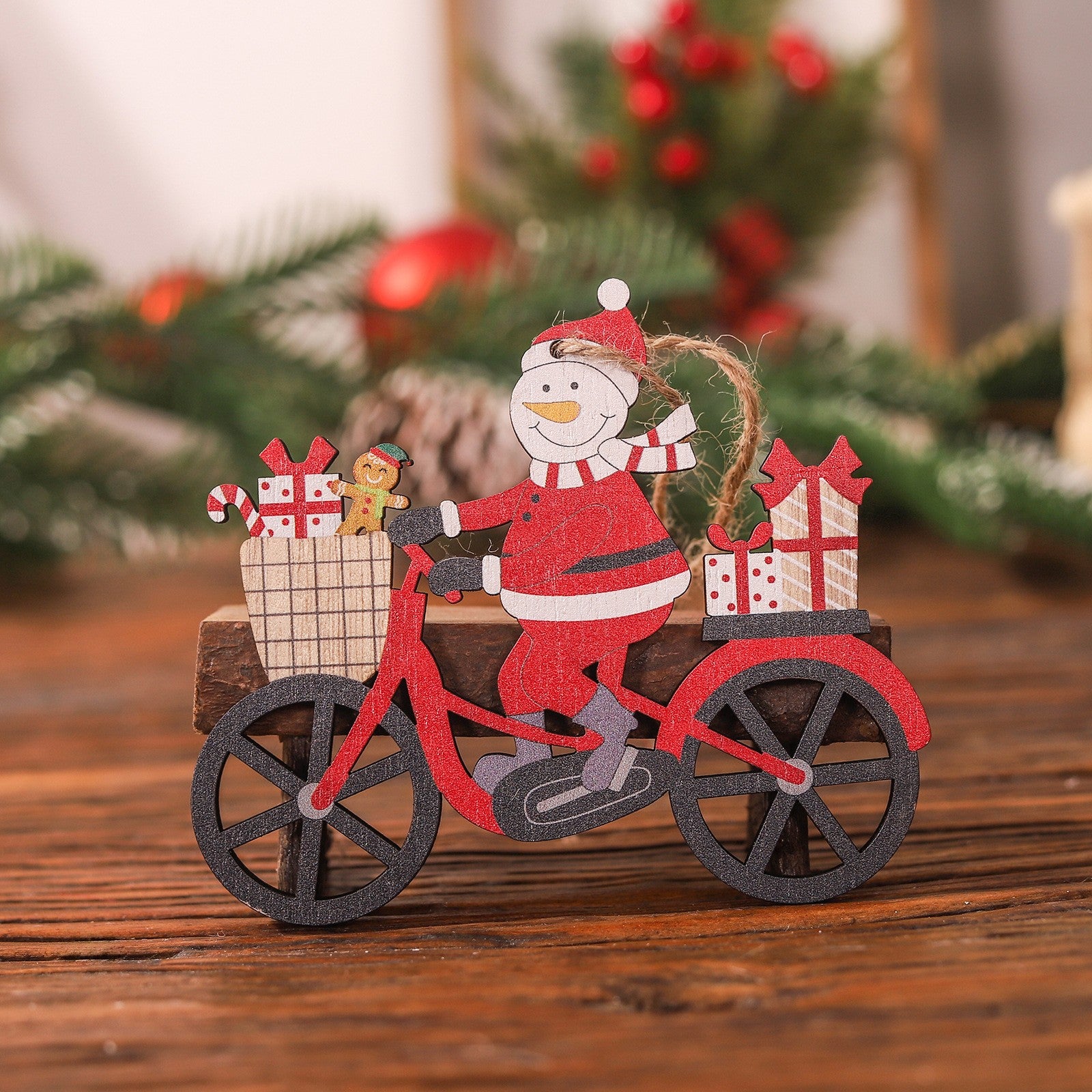Decoratiune de Craciun din Lemn, Flippy, cu Snur pentru Agatare in Brad, Model Om de Zapada pe Bicicleta, 10.3x11.5x0.5