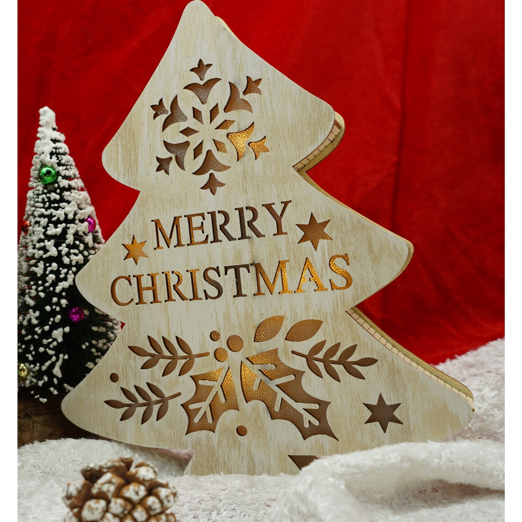 Decoratiune luminoasa, model de Brad cu inscriptie Marry Christmas, alb, lungime: 19 cm, latime: 3 cm, inaltime: 22 cm,