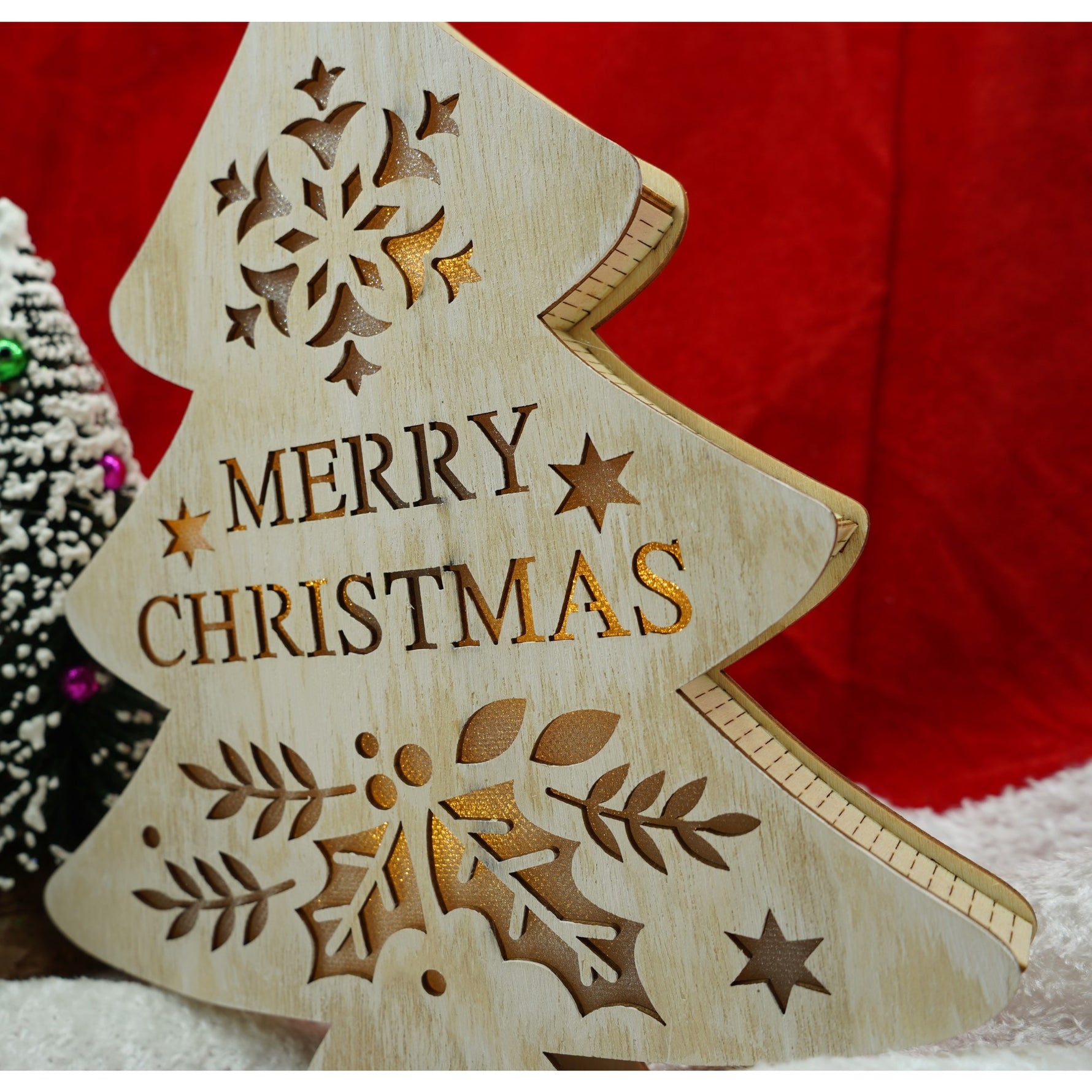 Decoratiune luminoasa, model de Brad cu inscriptie Marry Christmas, alb, lungime: 19 cm, latime: 3 cm, inaltime: 22 cm,